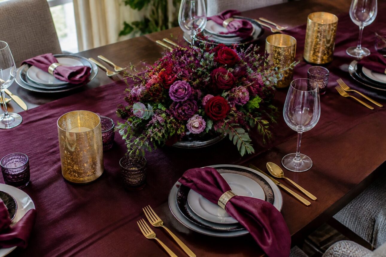 13 Beautiful Table Decoration Ideas for Every Budget 3 1. The Single Concept Method